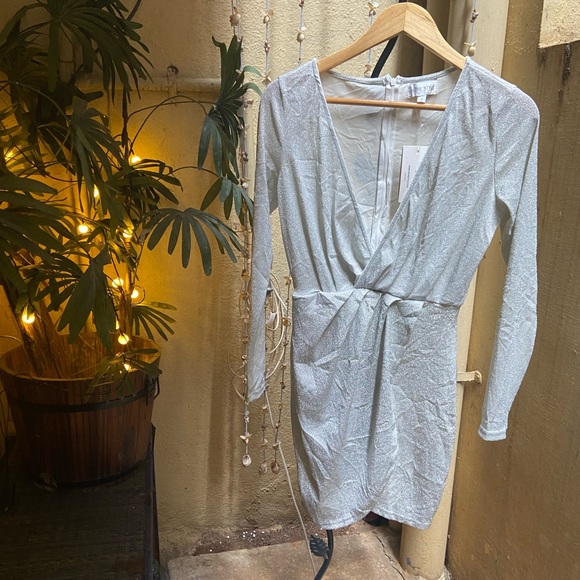 Silver Dress.Size - M - Picture 2 of 10